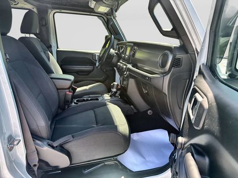 Used 2018 Jeep Wrangler Unlimited Sport AWD/4WD image 28