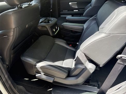 Used 2025 Ford Expedition Platinum image 16