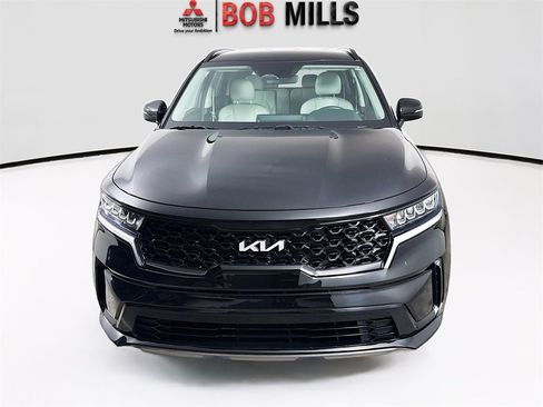 Used 2022 Kia Sorento S image 2