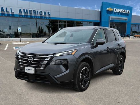 Used 2025 Nissan Rogue SV AWD/4WD image 1