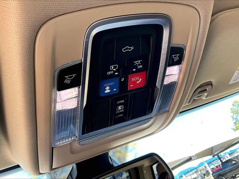 Used 2022 RAM 2500 Limited image 31