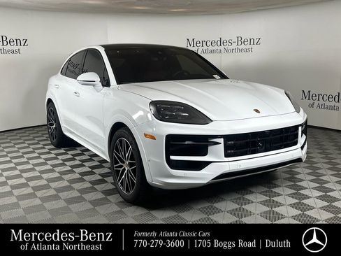 Used 2025 Porsche Cayenne Coupe AWD/4WD image 1