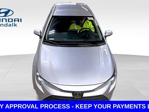 Used 2023 Toyota Corolla LE image 5