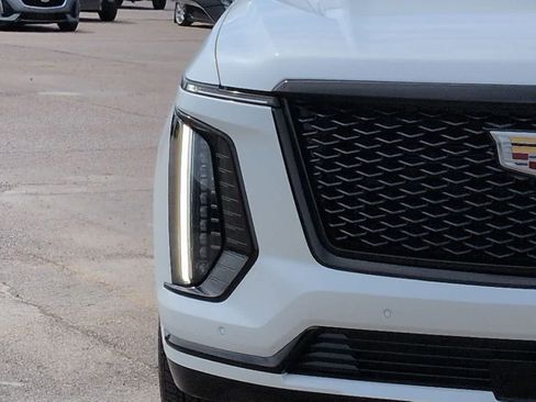 Used 2025 Cadillac Escalade Sport Platinum AWD/4WD image 10