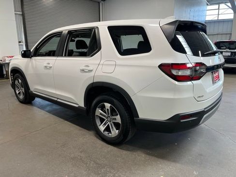 Used 2025 Honda Pilot EX-L image 5