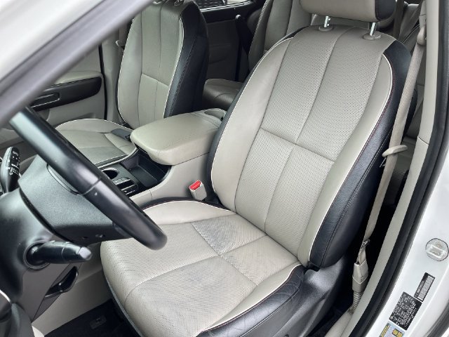 Used 2019 Kia Sedona EX FWD image 14