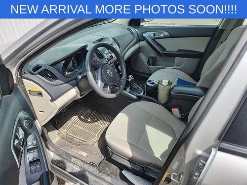Used 2013 Kia Forte EX w/ Premium Pkg FWD image 12