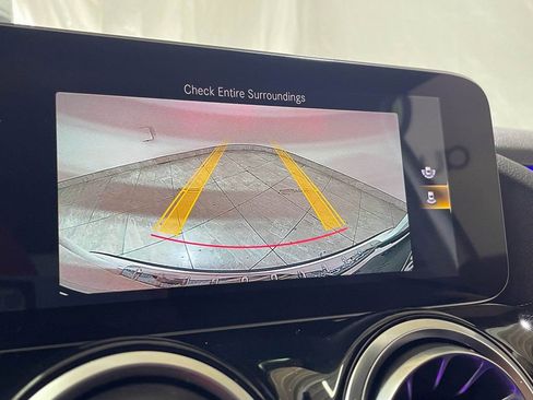 Used 2021 Mercedes-Benz GLA 250 w/ Premium Package image 48