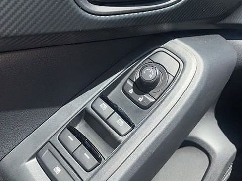 Used 2025 Subaru Crosstrek 2.0i Premium AWD/4WD image 6