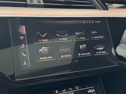 Used 2019 Audi e-tron Premium Plus image 66