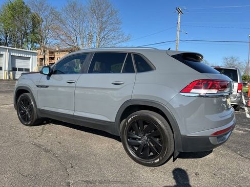 Certified 2023 Volkswagen Atlas Cross Sport SE w/ Black Wheel Package image 3
