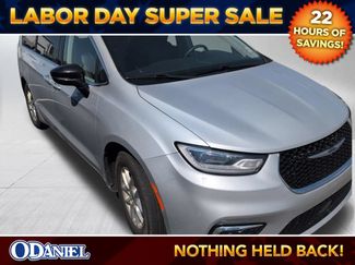 Used 2024 Chrysler Pacifica Touring-L FWD video 1