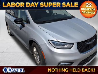 Used 2024 Chrysler Pacifica Touring-L