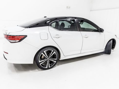 Used 2021 Nissan Sentra SR w/ SR Premium Package FWD image 8