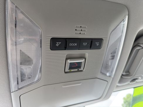 Certified 2025 Toyota RAV4 XLE FWD image 7