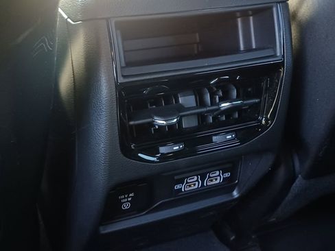 Used 2024 Jeep Grand Cherokee Altitude AWD/4WD image 32