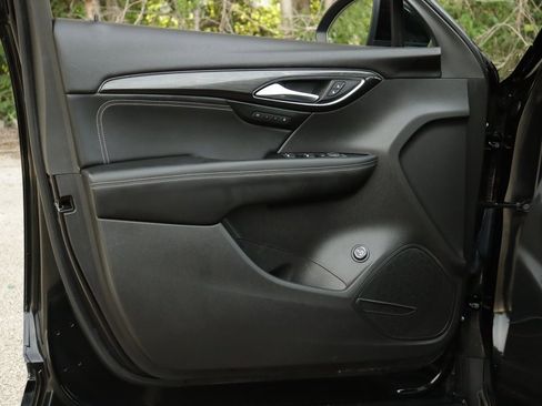 Used 2023 Buick Envision Essence w/ Sport Touring Package image 25