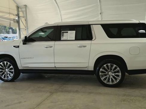 Used 2021 GMC Yukon XL Denali w/ Denali Premium Package image 6