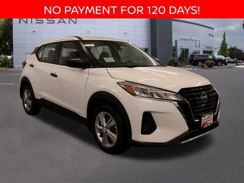 New 2025 Nissan Kicks Play S image 1