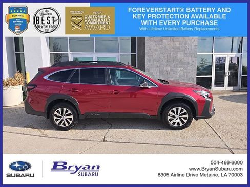 Used 2025 Subaru Outback Premium image 1