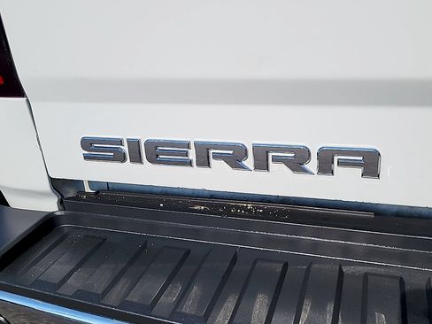 Used 2018 GMC Sierra 2500 SLE w/ SLE Fleet Convenience Package AWD/4WD image 29