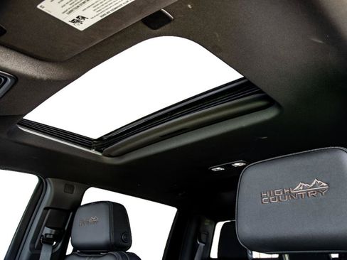 Used 2024 Chevrolet Silverado 1500 High Country w/ High Country Premium Package AWD/4WD image 7