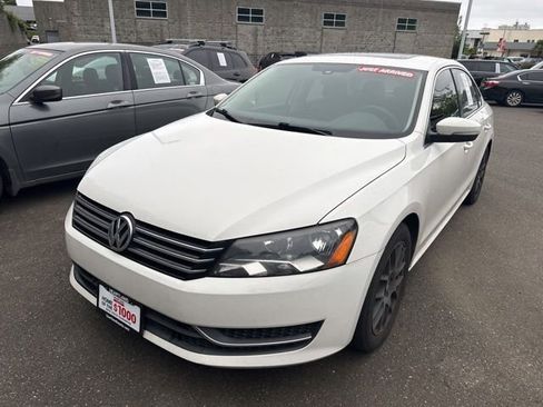 Used 2013 Volkswagen Passat 2.5 SE FWD image 3