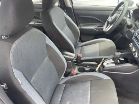 Used 2025 Nissan Versa SV FWD image 29