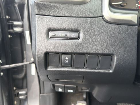 Used 2018 Nissan Murano SV w/ Premium Package AWD/4WD image 12