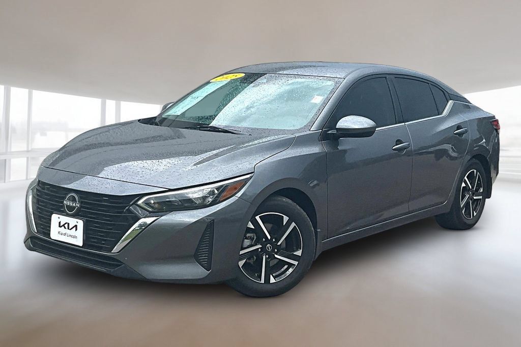 Used 2025 Nissan Sentra SV FWD image 1