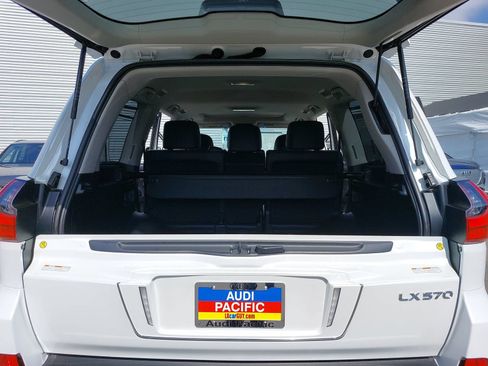 Used 2018 Lexus LX 570 4WD image 12
