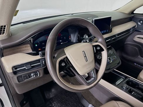 Used 2021 Lincoln Corsair Reserve image 9