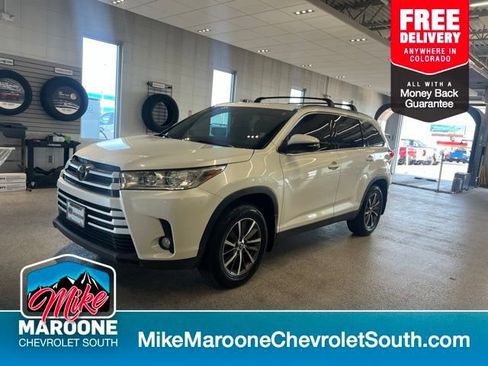 Used 2019 Toyota Highlander XLE AWD/4WD image 1