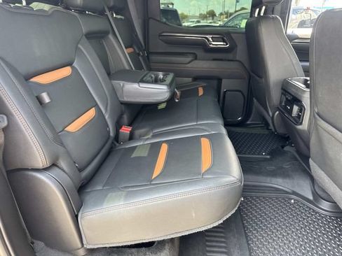 Used 2023 GMC Sierra 1500 AT4 w/ AT4 Premium Package AWD/4WD image 12