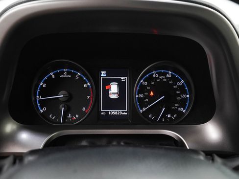 Used 2018 Toyota RAV4 LE w/ All Weather Liner Package AWD/4WD image 26