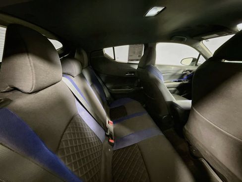 Used 2021 Toyota C-HR XLE FWD image 26