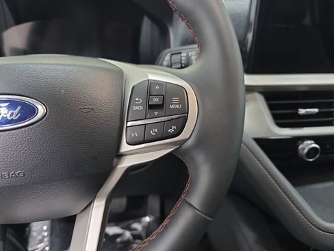 Used 2026 Ford Explorer Active w/ Active Comfort Package AWD/4WD image 18