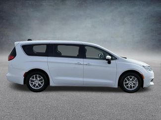 Used 2023 Chrysler Voyager LX video 2