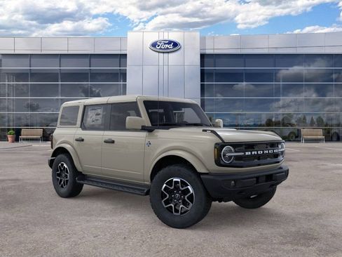 New 2026 Ford Bronco Outer Banks AWD/4WD image 8