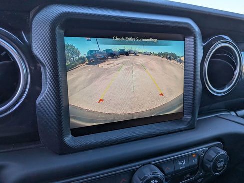 Used 2023 Jeep Wrangler Altitude image 6