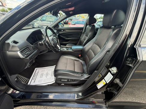 Used 2018 Honda Accord Sport image 9