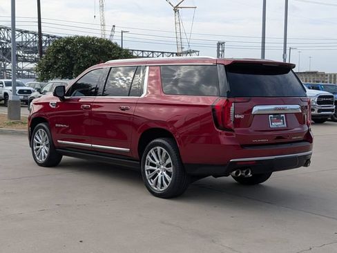 Used 2023 GMC Yukon XL Denali AWD/4WD image 9