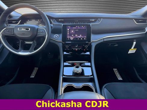 New 2025 Jeep Grand Cherokee L Altitude image 5