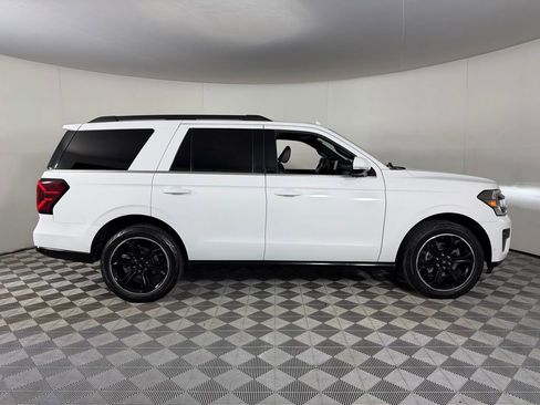 Used 2022 Ford Expedition Limited AWD/4WD image 5