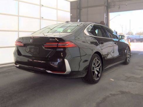 Used 2026 BMW 530i xDrive AWD/4WD image 8