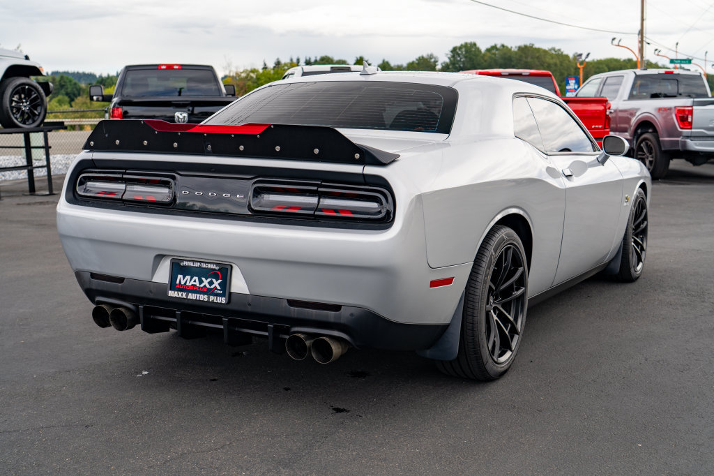 Used 2021 Dodge Challenger R/T Scat Pack RWD image 9