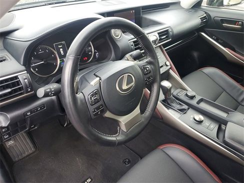 Used 2019 Lexus IS 300 image 18