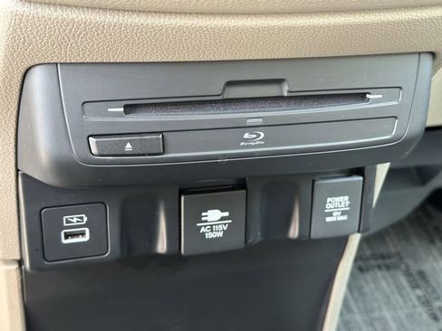 Used 2024 Honda Odyssey Elite image 23