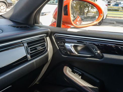 Used 2024 Porsche Macan S AWD/4WD image 27