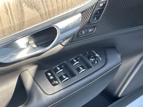 Used 2023 Volvo S90 B6 Ultimate image 15